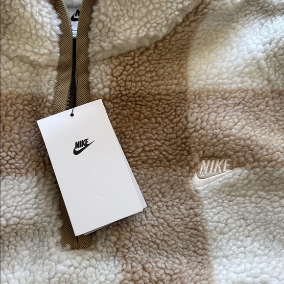 Nike Men's Zip-Up Sweater in Beige and Cream size small new tags, 100% polyester - Picture 12 of 13